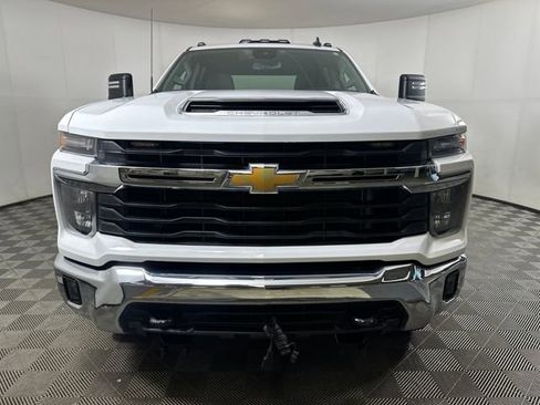 Used 2024 Chevrolet Silverado 2500 LT w/ Convenience Package image 8