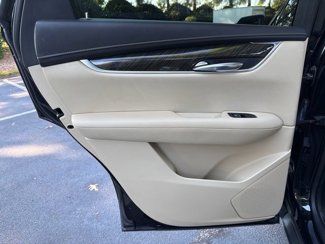 Used 2017 Cadillac XT5 FWD image 22