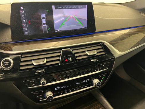 Used 2019 BMW 530e w/ Convenience Package image 29