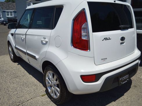 Used 2012 Kia Soul + FWD image 3