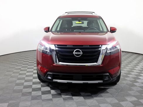 Used 2022 Nissan Pathfinder SL w/ SL Premium Package image 2