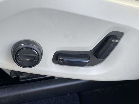 Used 2021 Volvo XC60 T8 Inscription Expression w/ Climate Package image 7