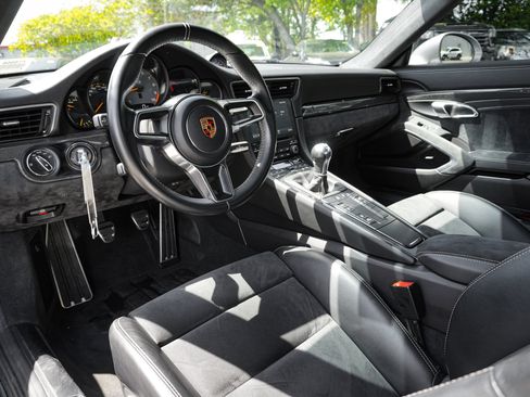 Used 2018 Porsche 911 GT3 w/ Sport Chrono Package image 19
