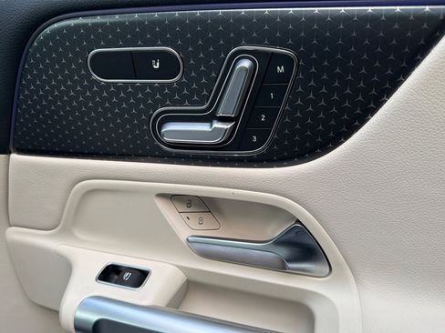 Certified 2025 Mercedes-Benz GLB 250 image 20