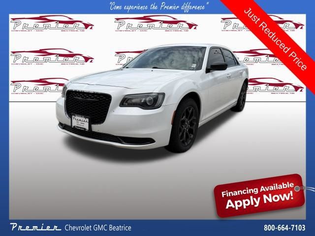 Used 2022 Chrysler 300 Touring w/ Sport Appearance Package AWD/4WD image 1