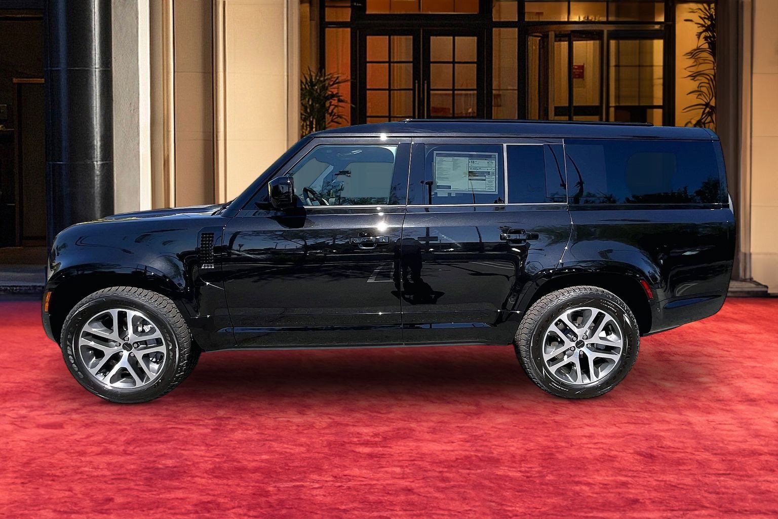 New 2026 Land Rover Defender 130 X-Dynamic SE AWD/4WD image 2