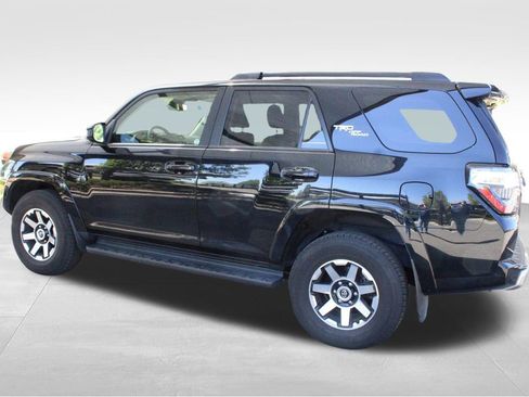 Certified 2024 Toyota 4Runner TRD Off-Road AWD/4WD image 12