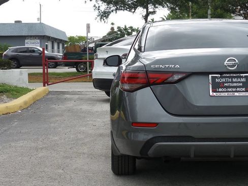 Used 2020 Nissan Sentra S FWD image 14
