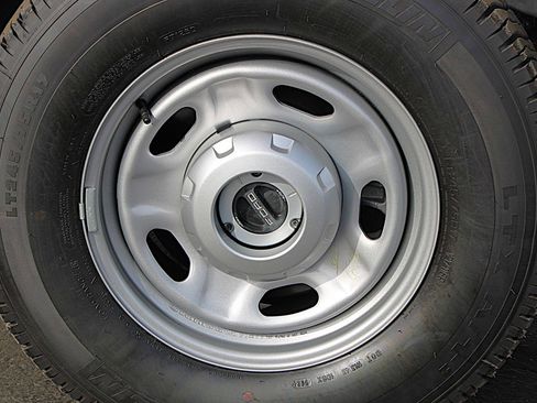 Used 2025 Ford F250 XLT image 24