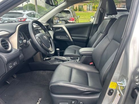 Used 2015 Toyota RAV4 Limited AWD/4WD image 10