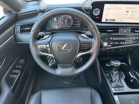 Used 2023 Lexus ES 300h w/ Premium Package FWD image 16