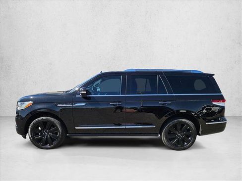 Used 2023 Lincoln Navigator Reserve AWD/4WD image 9