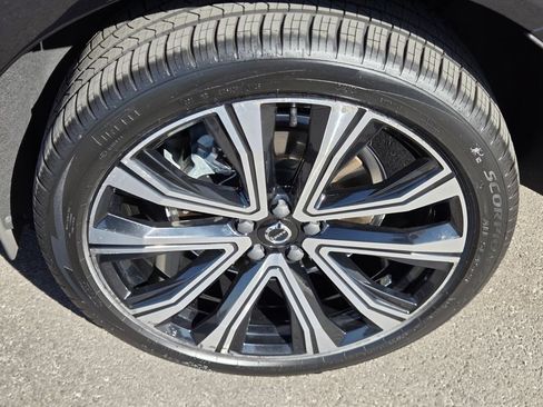 Used 2023 Volvo XC60 T8 Ultimate w/ Climate Package AWD/4WD image 4