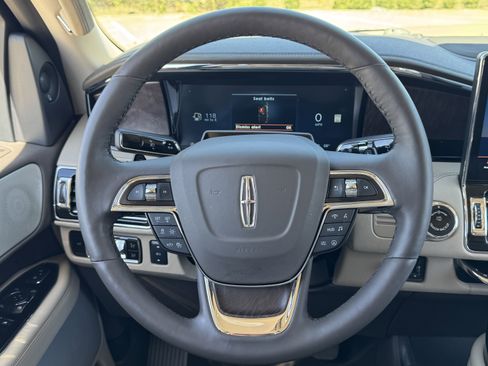 Certified 2023 Lincoln Navigator Reserve image 19