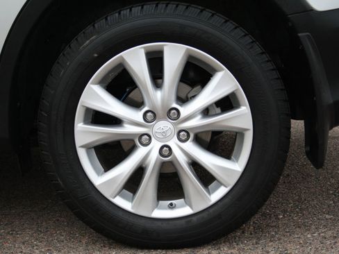 Used 2015 Toyota RAV4 Limited image 31