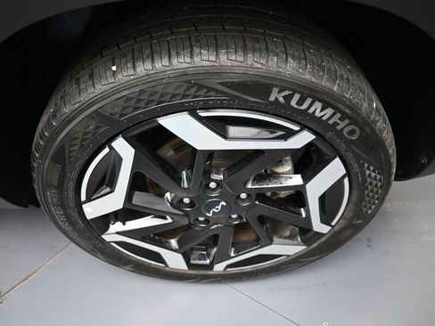 Certified 2025 Kia Seltos SX w/ SX Sunroof Package AWD/4WD image 15