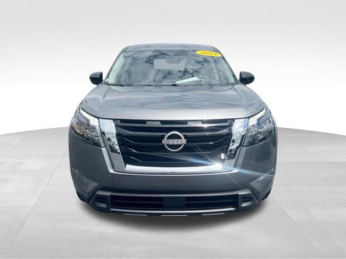 Used 2023 Nissan Pathfinder S FWD image 3