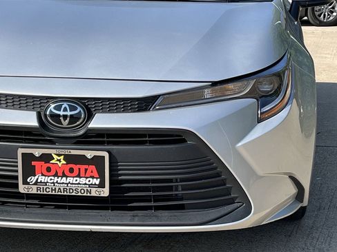 Used 2025 Toyota Corolla LE FWD image 8