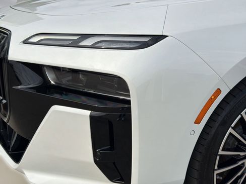 New 2026 BMW i7 xDrive60 image 11