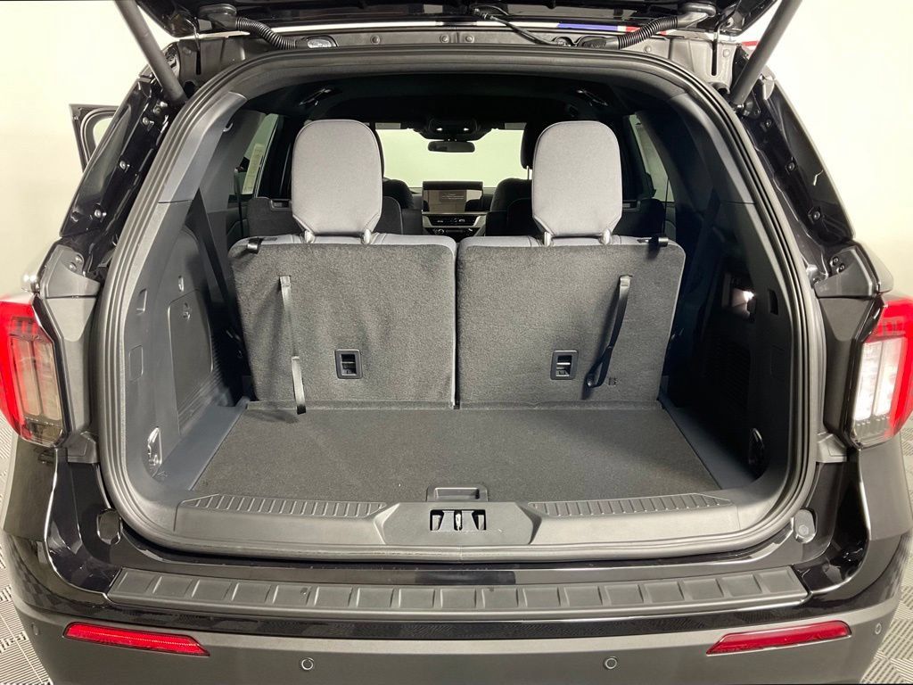 New 2027 Ford Explorer Active RWD image 11