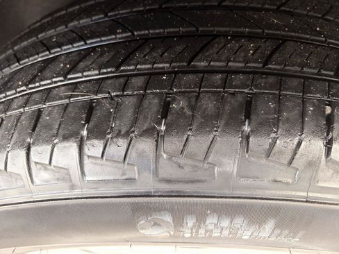 Used 2024 Chevrolet Equinox LT w/ LPO, Floor Liner Package FWD image 21