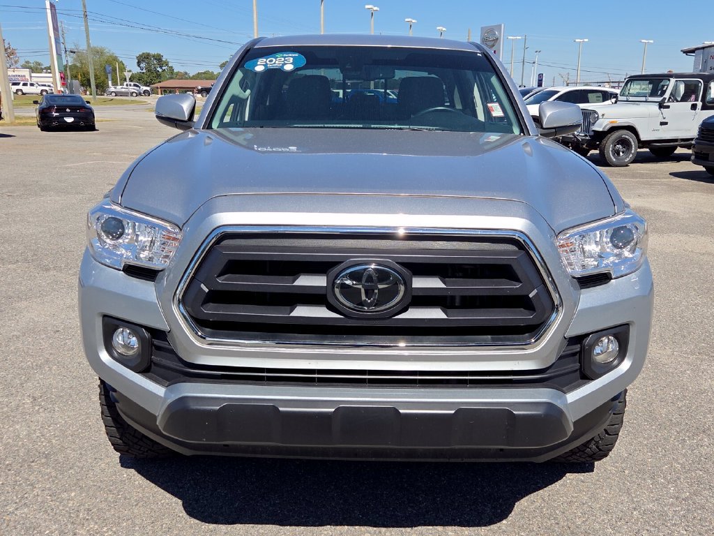 Used 2023 Toyota Tacoma SR5 w/ Technology Package AWD/4WD image 18
