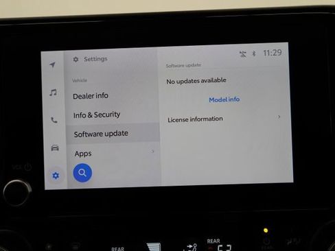 Used 2024 Toyota Highlander LE AWD/4WD image 49