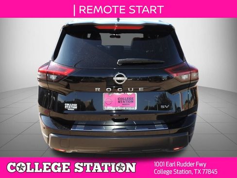 Used 2024 Nissan Rogue SV w/ SV Premium Package FWD image 5