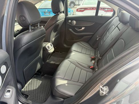 Used 2017 Mercedes-Benz C 300 4MATIC Sedan image 4