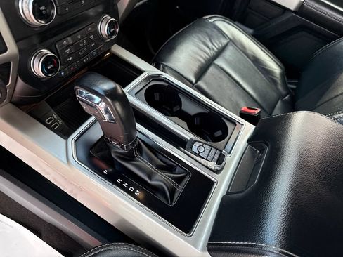 Used 2019 Ford F150 Lariat w/ Equipment Group 502A Luxury AWD/4WD image 24