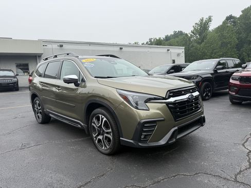 Used 2023 Subaru Ascent Limited w/ Technology Package AWD/4WD image 30