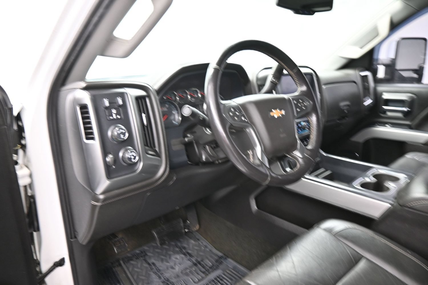 Used 2017 Chevrolet Silverado 2500 LTZ w/ Duramax Plus Package AWD/4WD image 12
