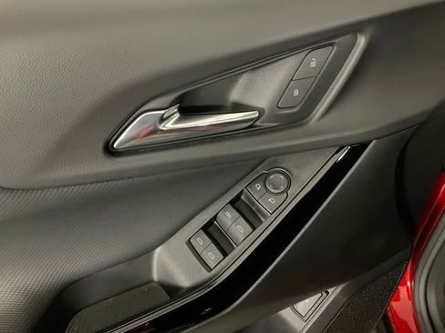 Used 2025 Chevrolet Equinox LT w/ Convenience Package II image 27