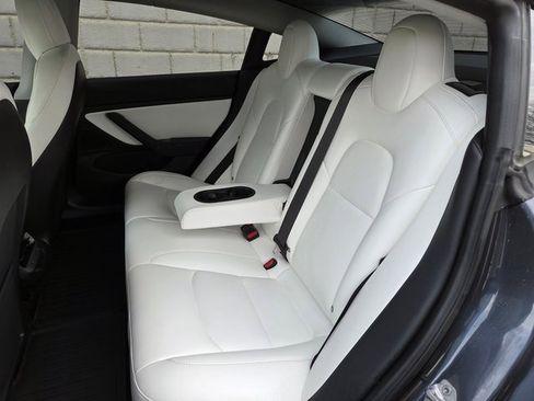 Used 2018 Tesla Model 3 Long Range image 40