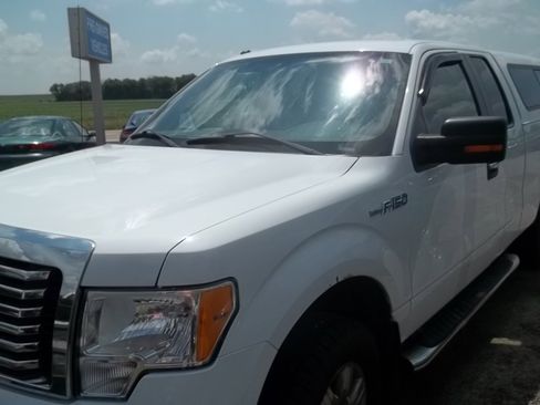 Used 2011 Ford F150 XLT w/ XLT Chrome Pkg image 4