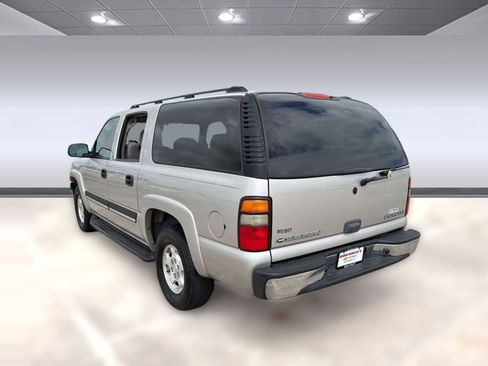 Used 2004 Chevrolet Suburban LS image 3