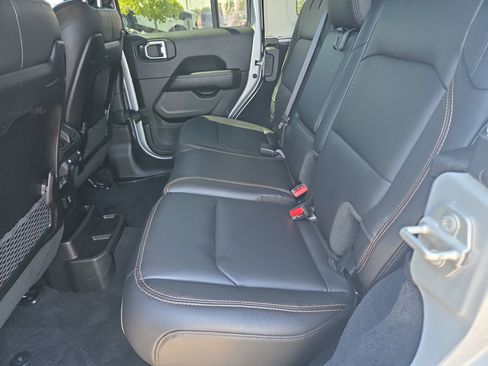 Used 2024 Jeep Wrangler Unlimited Sahara AWD/4WD image 7