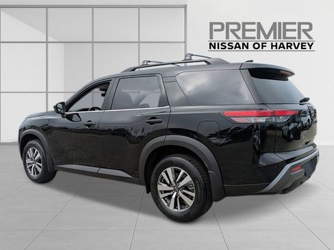 New 2026 Nissan Pathfinder SL FWD image 3