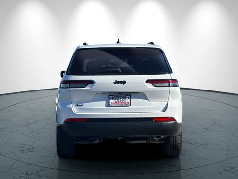 Certified 2024 Jeep Grand Cherokee L Altitude image 5