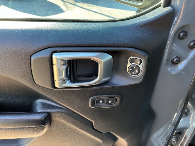 Used 2019 Jeep Wrangler Unlimited Sport S AWD/4WD image 16