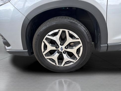 Used 2023 Subaru Forester Premium AWD/4WD image 5