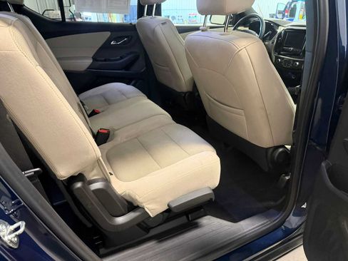 Used 2022 Chevrolet Traverse LS FWD image 26
