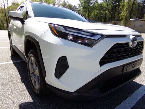 Used 2023 Toyota RAV4 XLE w/ Convenience Package image 4