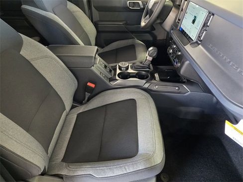 New 2025 Ford Bronco Base image 10