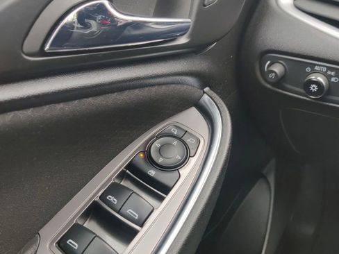 Used 2022 Chevrolet Malibu LT image 24