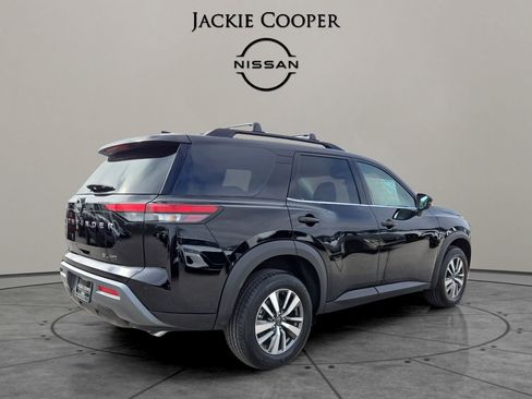 New 2026 Nissan Pathfinder SL image 5