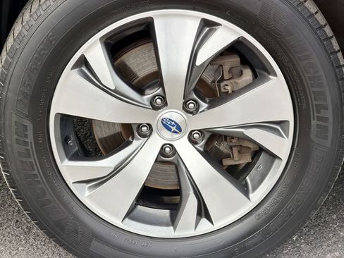 Used 2019 Subaru Ascent Premium image 14