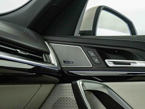 New 2026 BMW X2 xDrive28i w/ Technology Package image 23