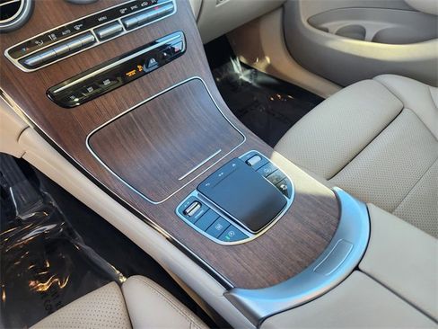 Used 2020 Mercedes-Benz GLC 300 GLC 300 image 27