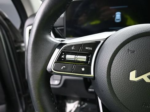 Used 2025 Kia Seltos S FWD image 18